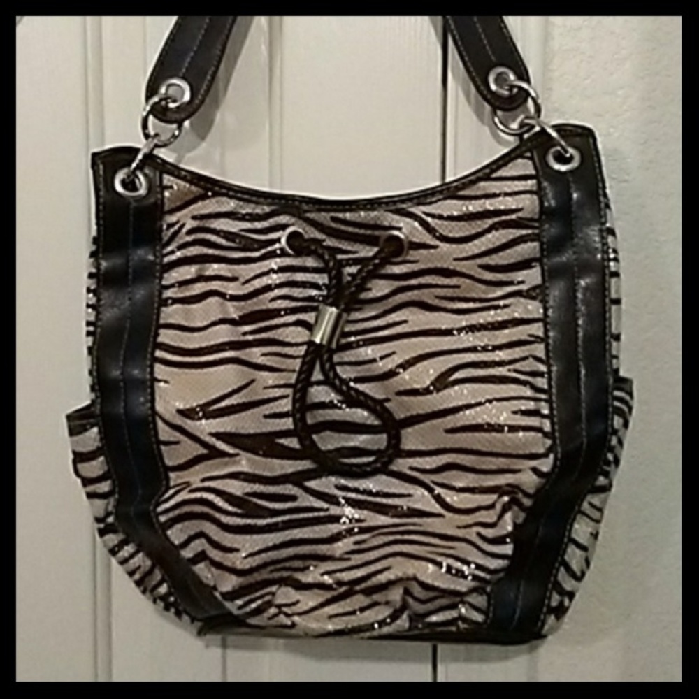 NEW Rosetti Animal Print Zippered Bag.